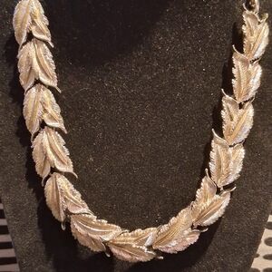 Elegant Silver Leaf Necklace